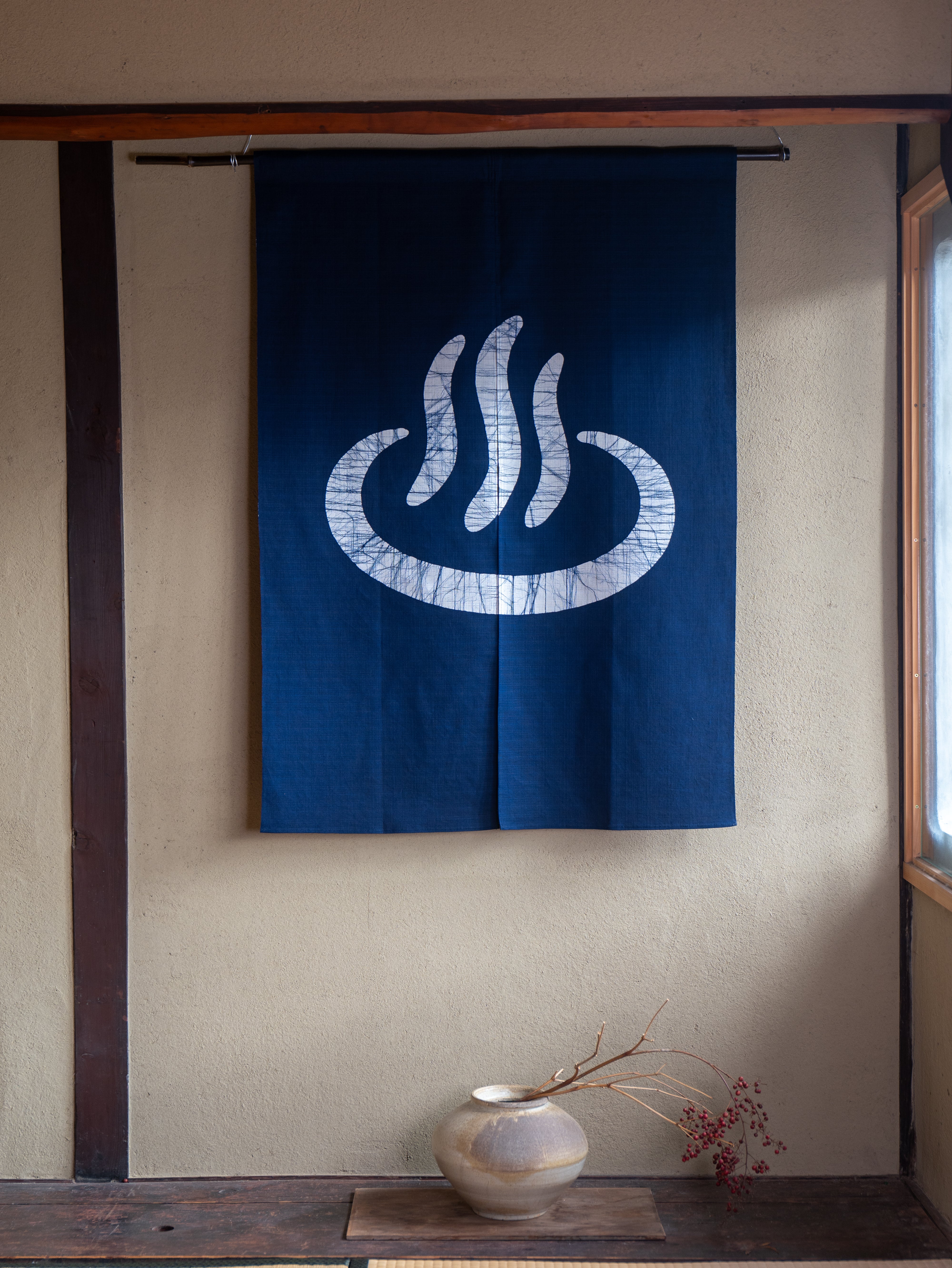 伝統的な日本の風景のれん 黒横〜130–丈〜122! 伝統的な日本の風景のれん 黒横〜130–丈〜122! カーテン・ブラインド